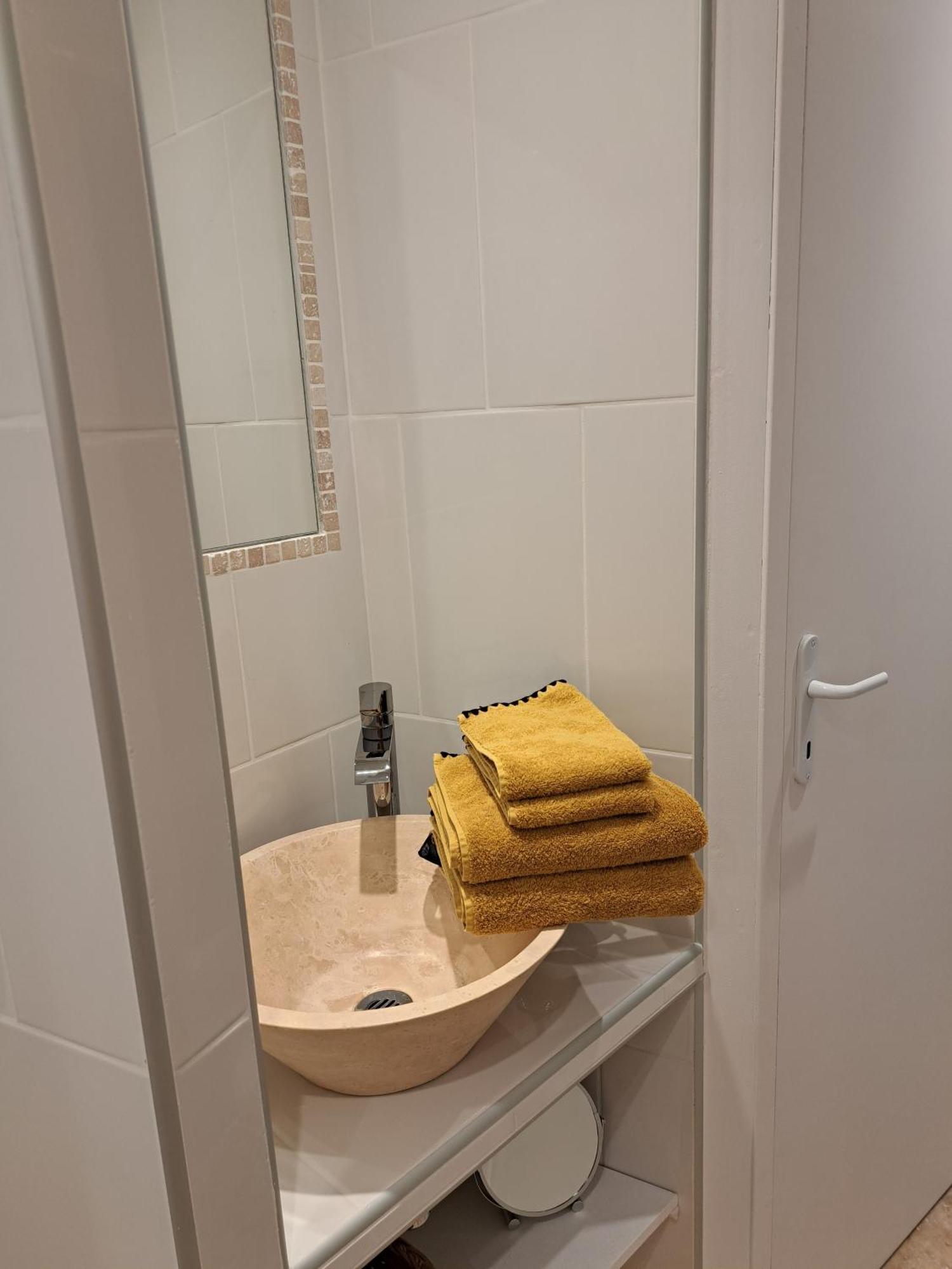 Saint-Victor-des-Oules La Maison De Gisele B&B 객실 사진